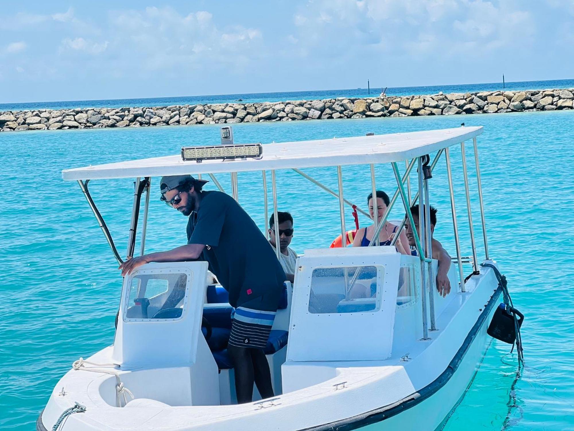 Hotel White Tern Maldives Maamigili Exterior foto
